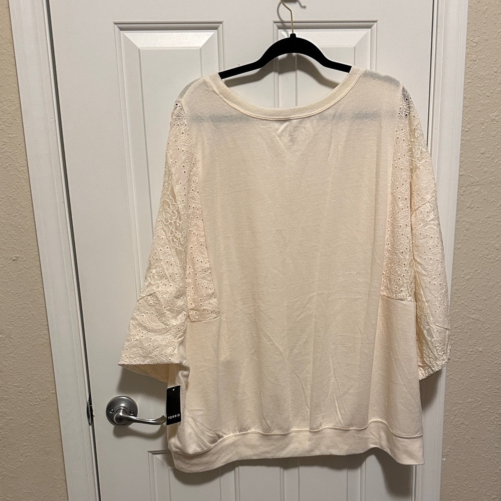 Torrid Cream Lace Sleeve Blouse Elegant NWT - Picture 5 of 5